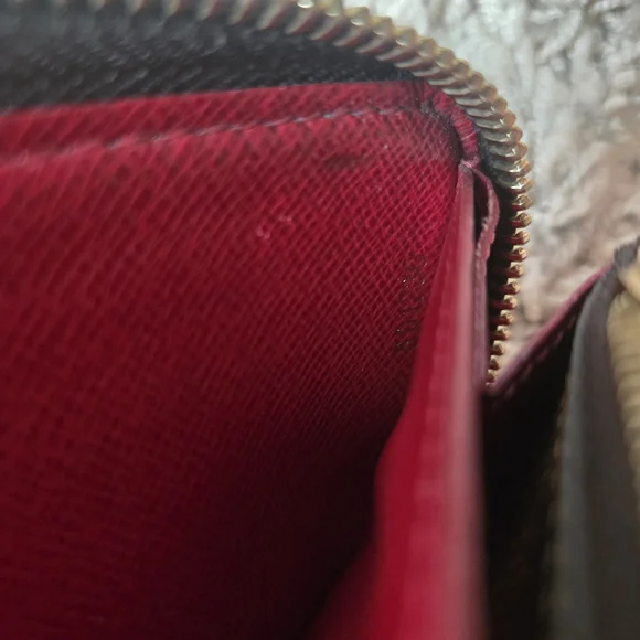 Louis Vuitton Wallet - Picture 11 of 14